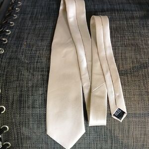 Elegant Cream Necktie.Hi-tie.100%silk‎
